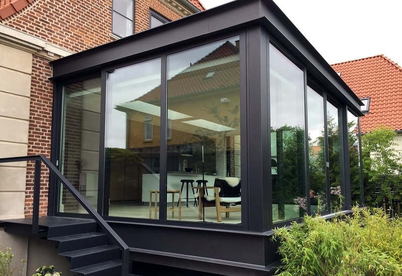 Skydedør med glas og alu - Lavenergi. Fra NJP A/S i Næstved, Sjælland.